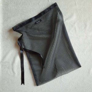 Large reusable tulle sac in black for shopping groceries