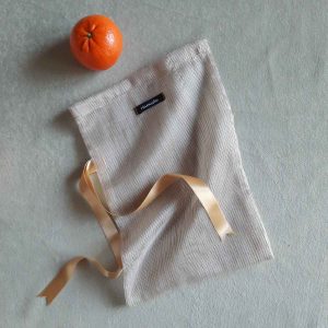 Medium reusable tulle sac in brown for shopping groceries