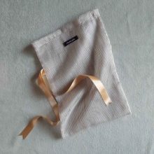 Medium reusable tulle sac in brown for shopping groceries