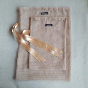 Reusable tulle sac set in brown for shopping groceries