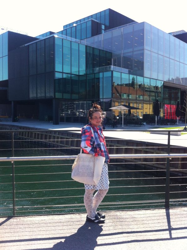 Seda holding the totebag, BLOX on the background